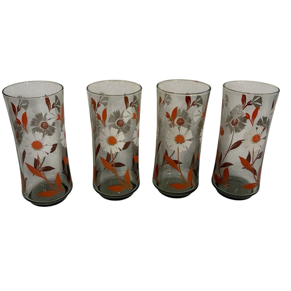 Vintage 4 Piece Set Of Drinking Glasses. Smokey Gray w/Glasses W/ Daises.